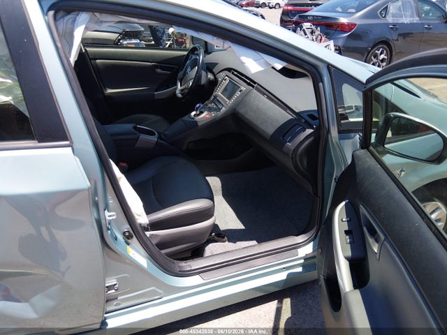 Toyota Prius Plug-in Advanced 2014 JTDKN3DP6E3055562 Image 5