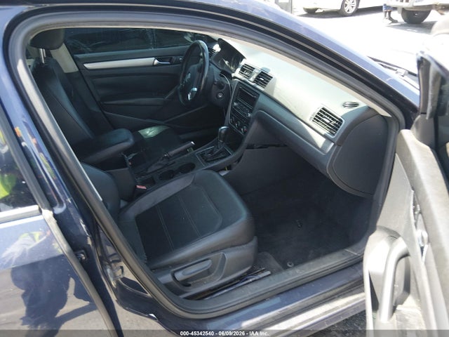 1VWAT7A35EC031891 Volkswagen Passat 1.8t Wolfsburg Edition