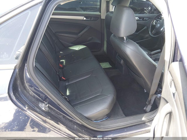 1VWAT7A35EC031891 Volkswagen Passat 1.8t Wolfsburg Edition