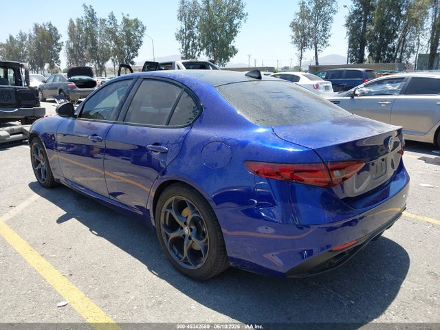 ZARFAMBN9L7634612 Alfa Romeo Giulia Ti Sport Rwd