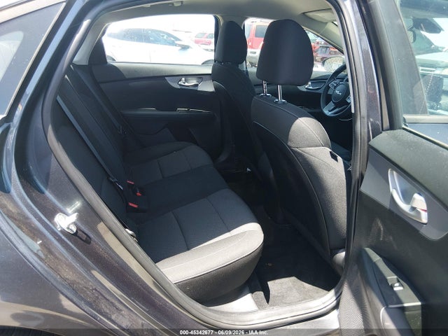 3KPF24AD1PE537975 KIA Forte Lxs