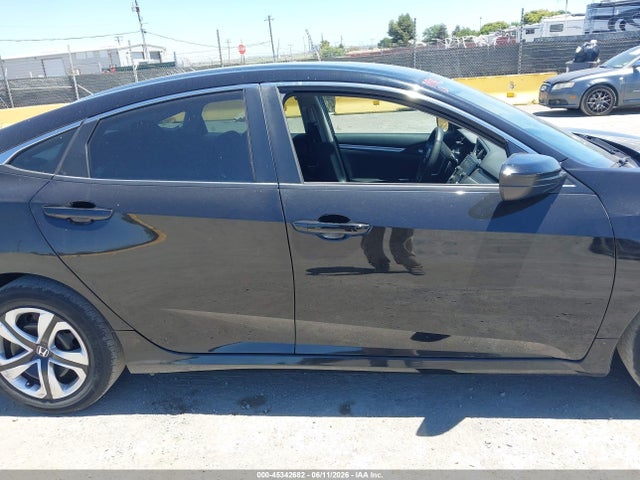 2017 Honda Civic Lx მანქანა იყიდება აუქციონზე, vin: 2HGFC2F53HH556764, აუქციონის ნომერი: 45342682