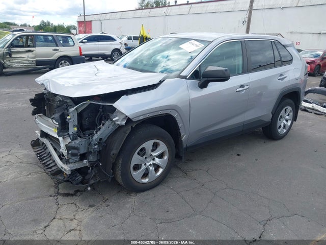 Toyota RAV4 LE 2022 2T3F1RFV2NC279910 Image 2