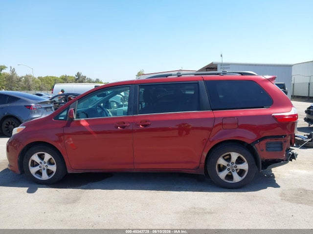 Toyota Sienna Le 8 Passenger 2017 5TDKZ3DC5HS874910 Image 14