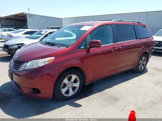 Toyota Sienna Le 8 Passenger 2017 5TDKZ3DC5HS874910 Image 2