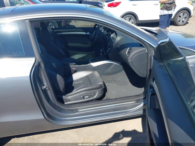 2014 Audi A5 2.0t Premium მანქანა იყიდება აუქციონზე, vin: WAURFAFR7EA004949, აუქციონის ნომერი: 45342766
