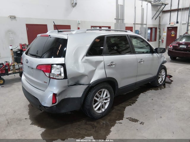 KIA SORENTO LX 2014 5XYKTCA63EG483845 Image 4