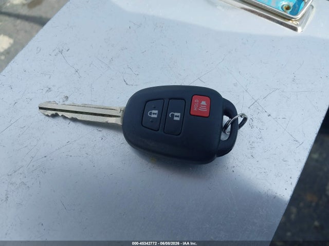 JTMRFREV2ED086085 Toyota Rav4 Xle