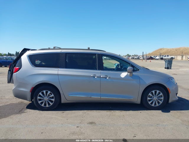 2C4RC1BG3HR540541 Chrysler Pacifica Touring-l