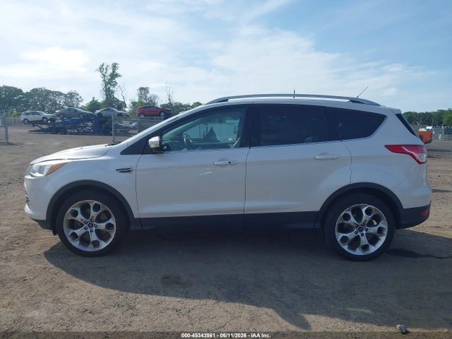 45342861 :رقم المزاد ، 1FMCU9JX8GUB10004 vin ، 2016 Ford Escape Titanium مزاد بيع