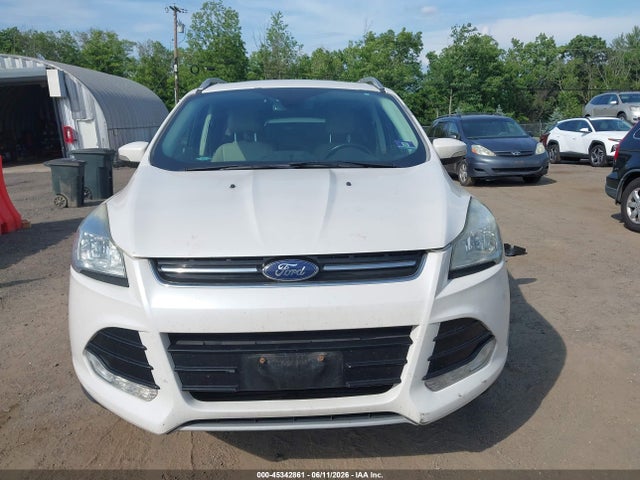 45342861 :رقم المزاد ، 1FMCU9JX8GUB10004 vin ، 2016 Ford Escape Titanium مزاد بيع