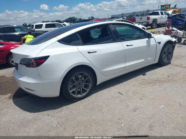 Tesla Model 3 Standard Range Plus Rear-wheel Drive 2021 5YJ3E1EA3MF907760 Image 4