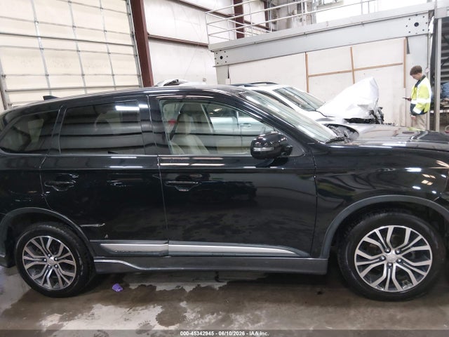 JA4AZ3A33JJ006143 Mitsubishi Outlander Es/le/se/sel
