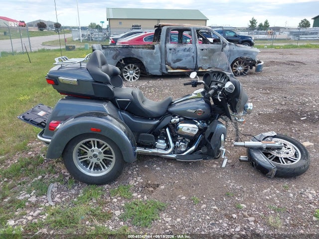 Harley-Davidson FLHTCUTG 2022 1HD1MAF17NB852757 Image 12