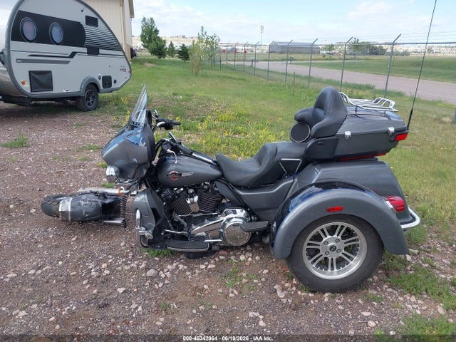 Harley-Davidson FLHTCUTG 2022 1HD1MAF17NB852757 Image 13