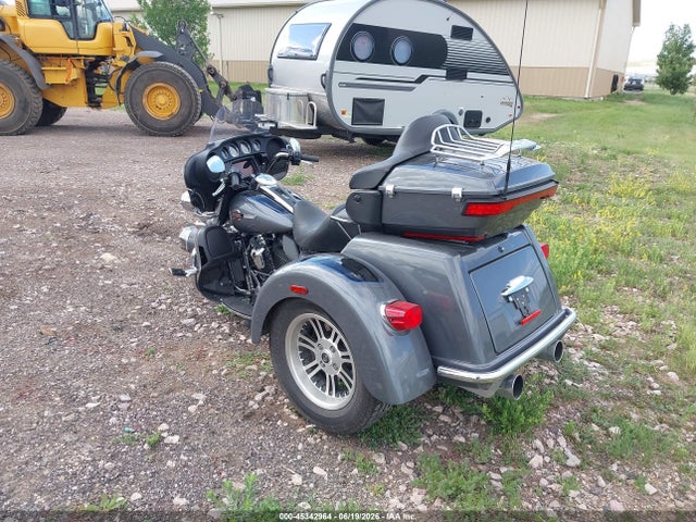 Harley-Davidson FLHTCUTG 2022 1HD1MAF17NB852757 Image 3
