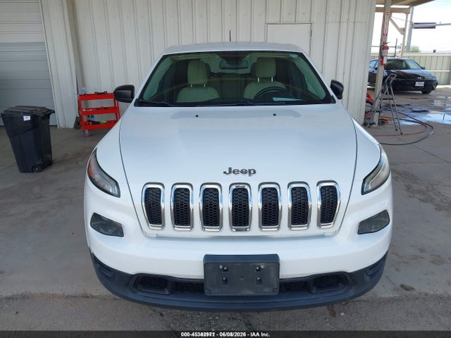 1C4PJMAB4GW313904 Jeep Cherokee Sport