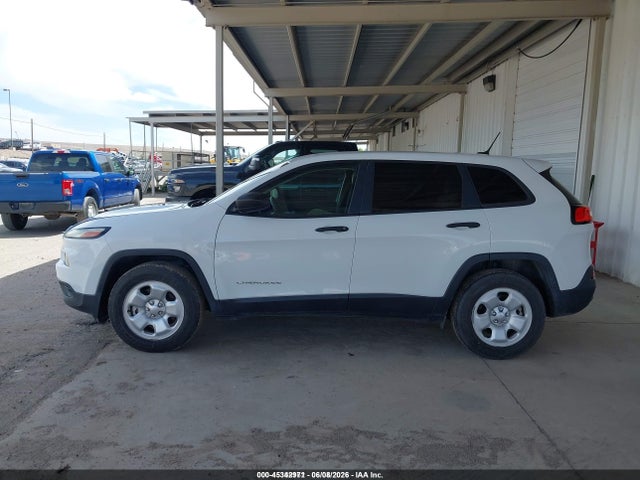 1C4PJMAB4GW313904 Jeep Cherokee Sport