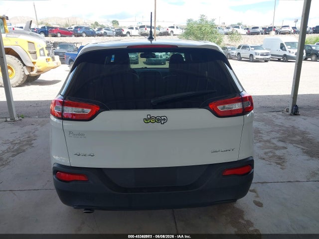 1C4PJMAB4GW313904 Jeep Cherokee Sport