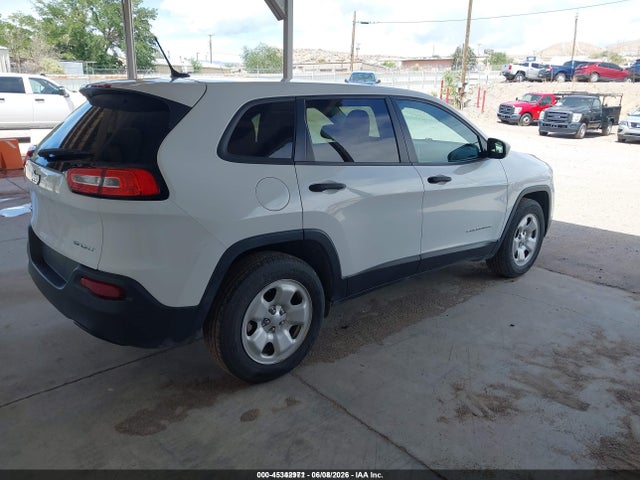 1C4PJMAB4GW313904 Jeep Cherokee Sport