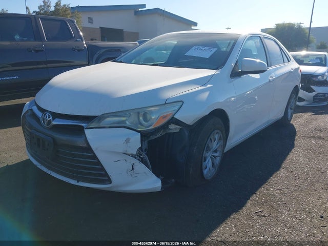 Toyota CAMRY LE 2015 4T4BF1FK8FR488669 Image 2
