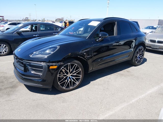 Porsche Macan T 2023 WP1AA2A58PLB16982 Image 2