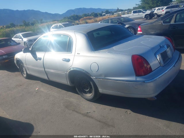 Aukcja sprzedaży 1999 Lincoln Town Car Cartier, vin: 1LNHM83W3XY641673, numer aukcji: 45343071