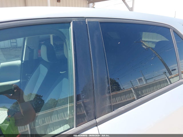 Chevrolet EQUINOX LS 2018 2GNAXREV4J6321404 Image 14