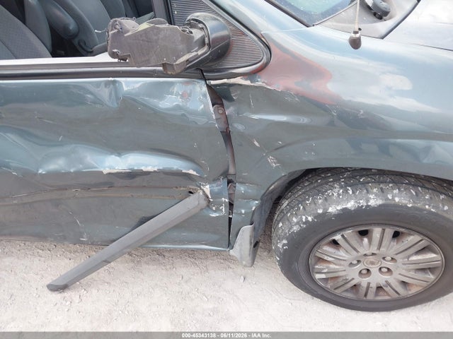 2006 Chrysler Town & Country მანქანა იყიდება აუქციონზე, vin: 1A4GP45R86B710747, აუქციონის ნომერი: 45343138