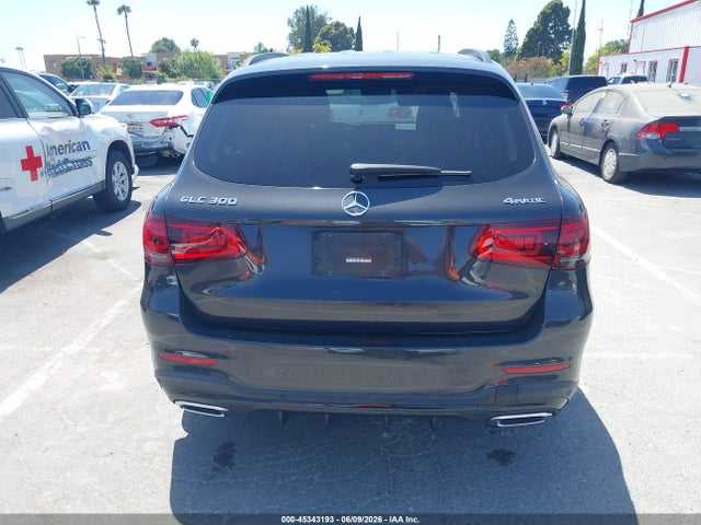 45343193 :رقم المزاد ، W1N0G8EB4MF941080 vin ، 2021 Mercedes-benz Glc 300 4matic Suv مزاد بيع