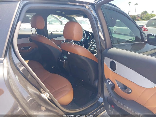45343193 :رقم المزاد ، W1N0G8EB4MF941080 vin ، 2021 Mercedes-benz Glc 300 4matic Suv مزاد بيع
