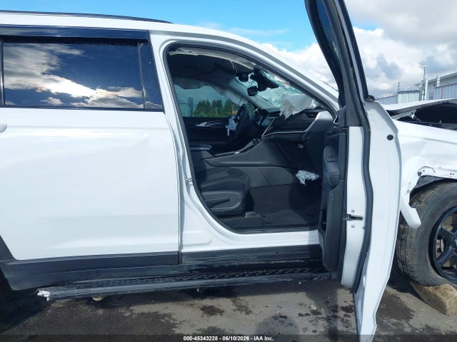 1C4RJKAG6P8793828 Jeep Grand Cherokee L Laredo 4x4