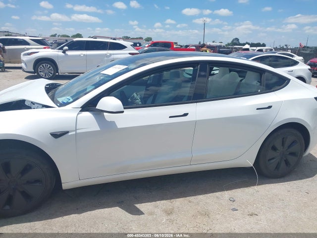 2025 Tesla Model 3 მანქანა იყიდება აუქციონზე, vin: 5YJ3E1EA0SF030786, აუქციონის ნომერი: 45343303
