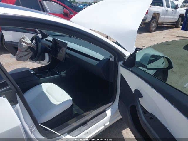 2025 Tesla Model 3 მანქანა იყიდება აუქციონზე, vin: 5YJ3E1EA0SF030786, აუქციონის ნომერი: 45343303