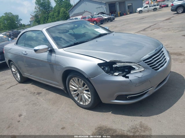 2013 Chrysler 200 Limited მანქანა იყიდება აუქციონზე, vin: 1C3BCBFGXDN693530, აუქციონის ნომერი: 45343306