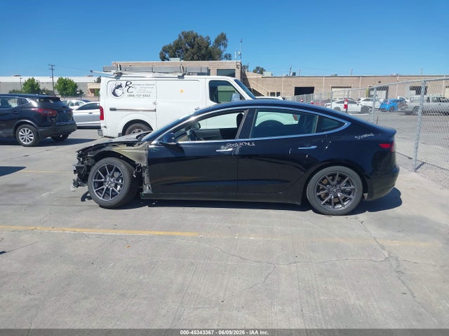 45343367 :رقم المزاد ، 5YJ3E1EA6KF306100 vin ، 2019 Tesla Model 3 Long Range/mid Range/standard Range/standard Range Plus مزاد بيع