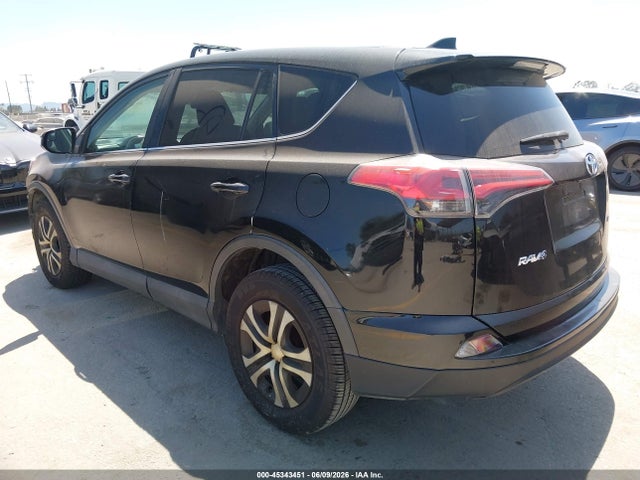 Toyota RAV4 LE 2018 2T3ZFREV0JW419428 Image 3