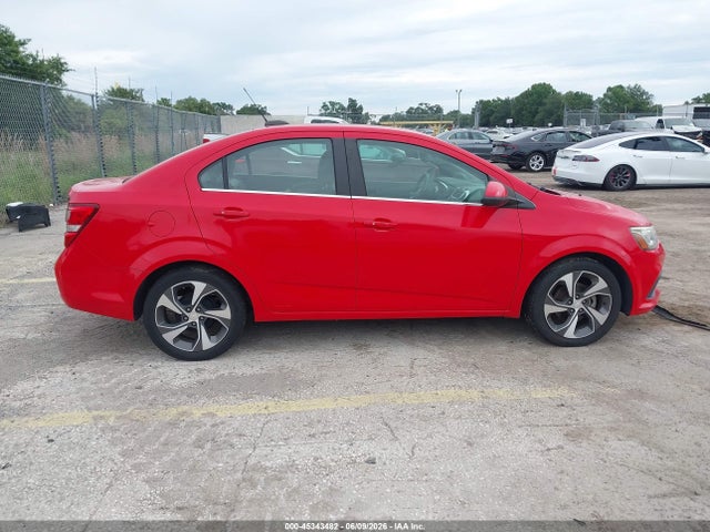 45343482 :رقم المزاد ، 1G1JF5SB4J4136357 vin ، 2018 Chevrolet Sonic Premier Auto مزاد بيع