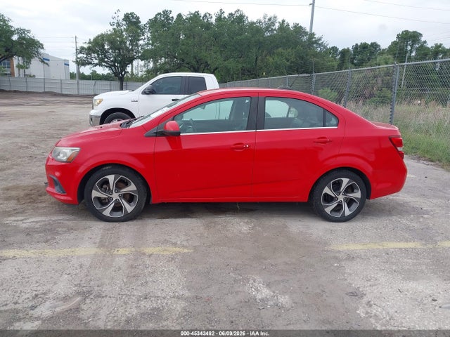 45343482 :رقم المزاد ، 1G1JF5SB4J4136357 vin ، 2018 Chevrolet Sonic Premier Auto مزاد بيع