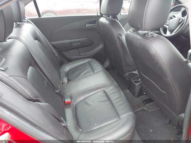 45343482 :رقم المزاد ، 1G1JF5SB4J4136357 vin ، 2018 Chevrolet Sonic Premier Auto مزاد بيع