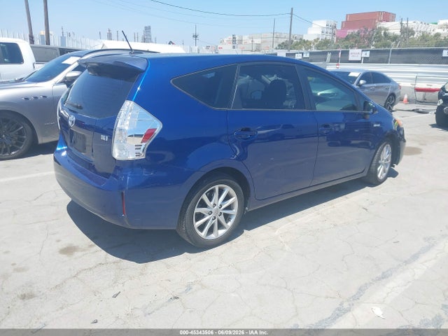 Toyota Prius V Five 2014 JTDZN3EUXE3314153 Image 4