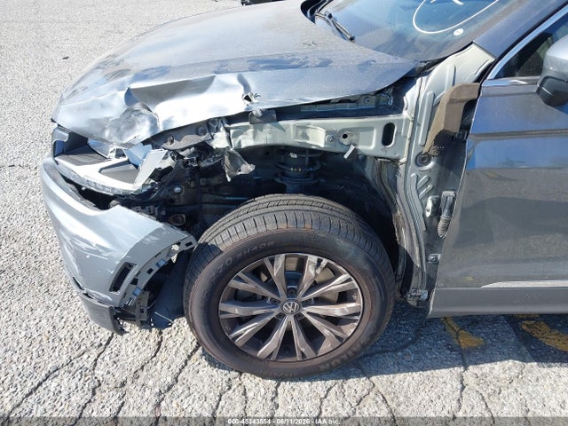 3VV3B7AX7JM069263 Volkswagen Tiguan 2.0t Se/2.0t Sel