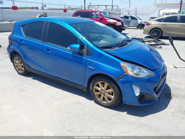 Toyota Prius C Three 2017 JTDKDTB36H1591592 главное изображение