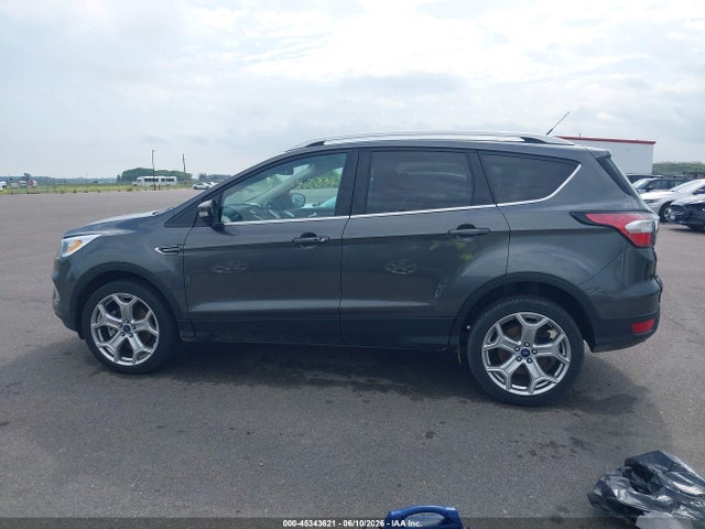 1FMCU9J99HUC95411 Ford Escape Titanium