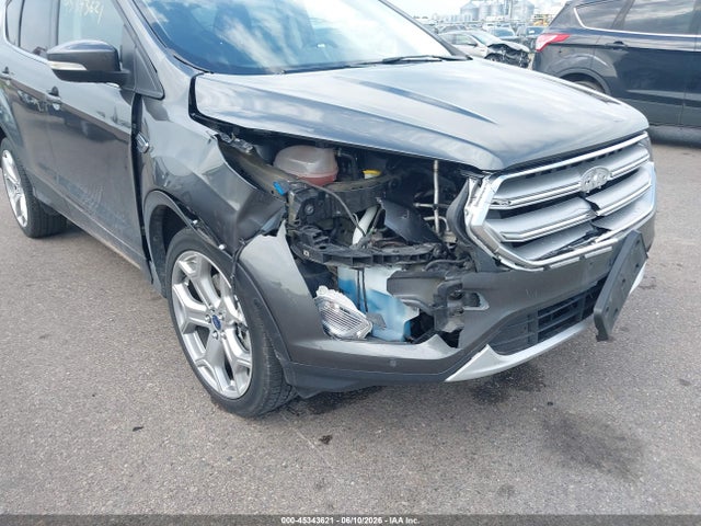 1FMCU9J99HUC95411 Ford Escape Titanium