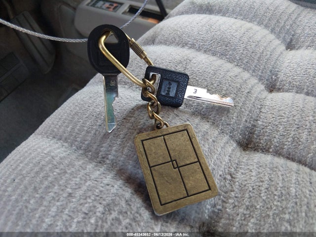 45343652 :رقم المزاد ، 1GCEK19K2RE239074 vin ، 1994 Chevrolet Gmt-400 K1500 مزاد بيع