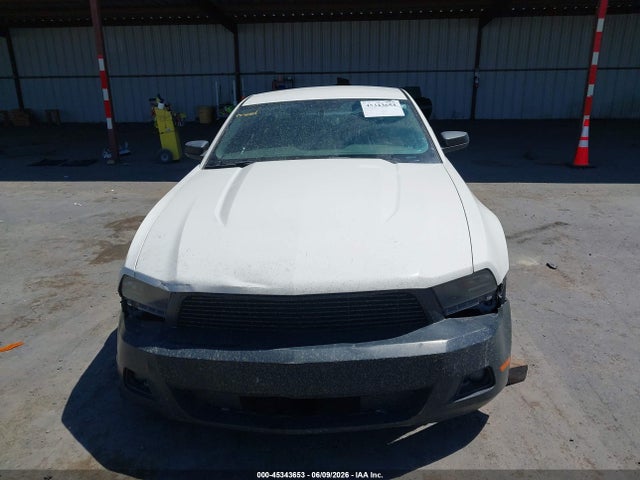 45343653 :رقم المزاد ، 1ZVBP8AM1C5268130 vin ، 2012 Ford Mustang V6 Premium مزاد بيع