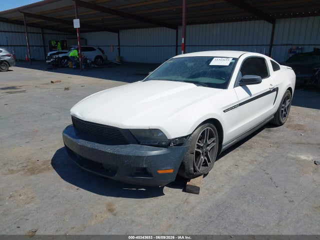 45343653 :رقم المزاد ، 1ZVBP8AM1C5268130 vin ، 2012 Ford Mustang V6 Premium مزاد بيع