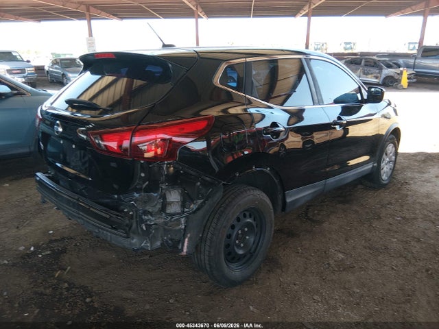 JN1BJ1CP0HW000323 Nissan Rogue Sport S