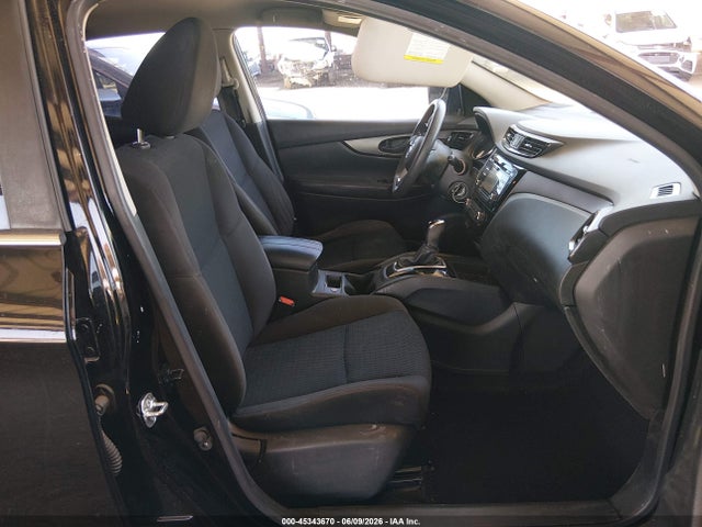 JN1BJ1CP0HW000323 Nissan Rogue Sport S